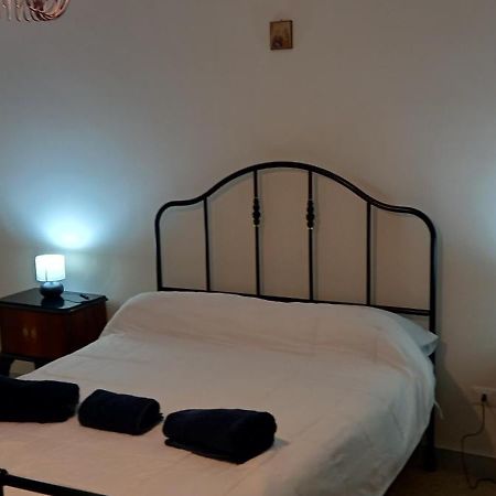 Holiday Flat บารี ภายนอก รูปภาพ