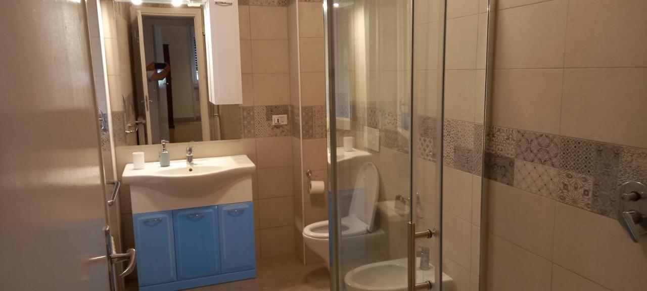 Holiday Flat บารี ภายนอก รูปภาพ