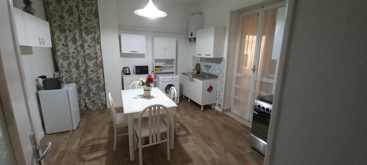 Holiday Flat บารี ภายนอก รูปภาพ